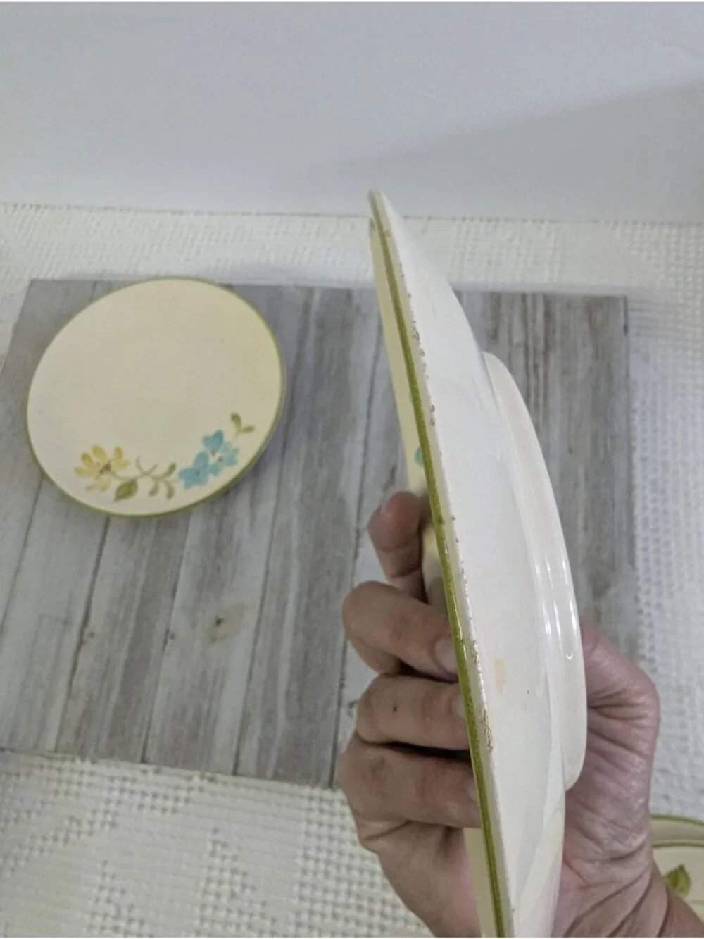 Vintage Franciscan DAISY Set of 2 Dessert Bread Plates 6 1/2